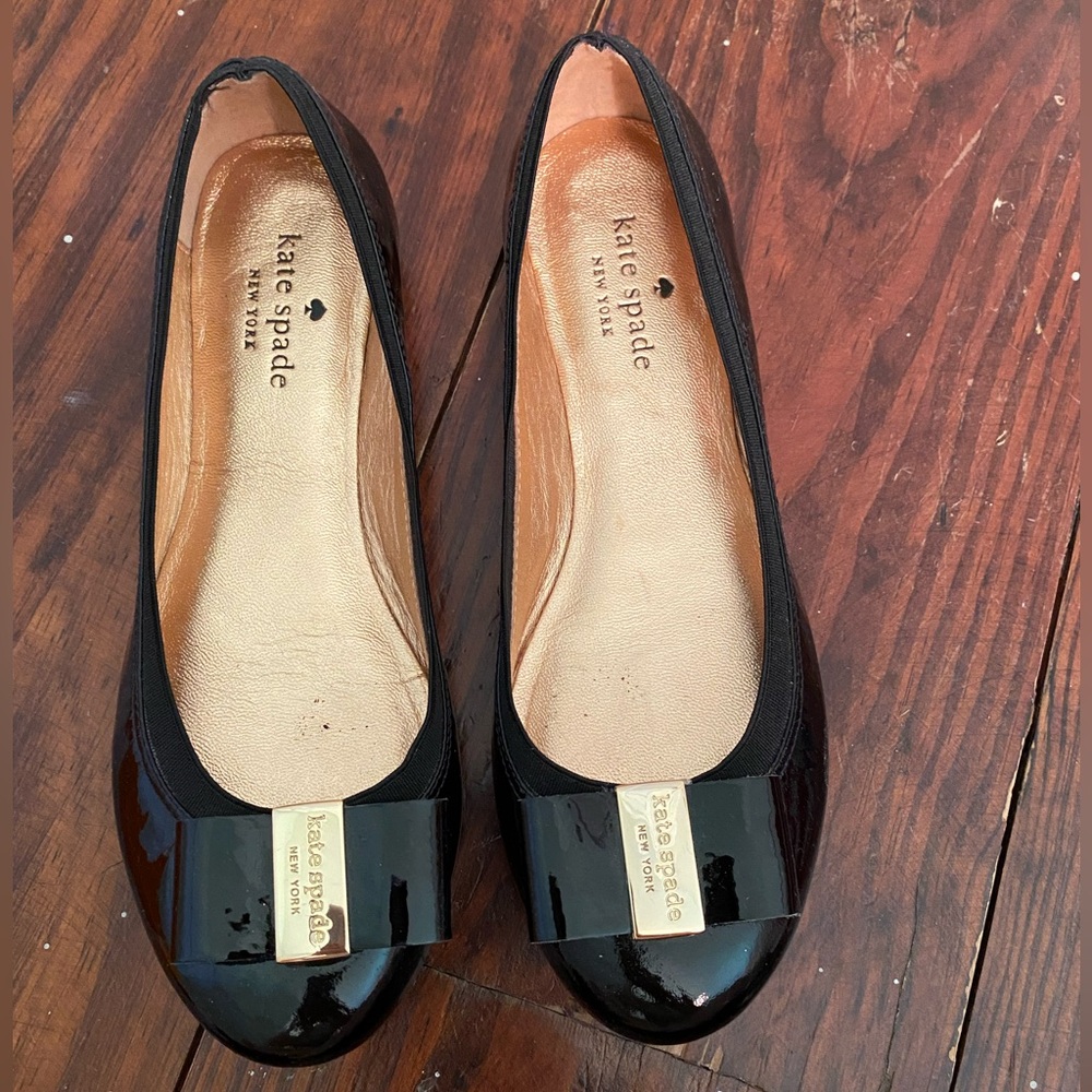 Kate Spade Black Patent Leather Bow Flat size 6